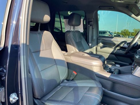 Used 2022 Chevrolet Tahoe RST w/ Sport Performance Package RWD image 30