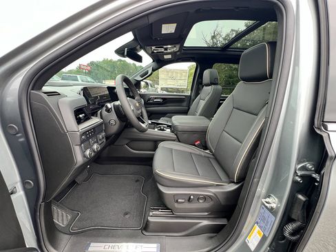 New 2026 Chevrolet Suburban Premier w/ Sun And Tow Package image 33