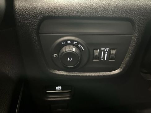 Used 2022 Jeep Grand Cherokee L Limited image 25