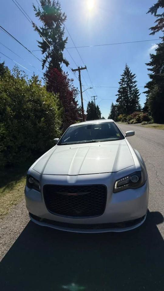 Used 2023 Chrysler 300 S RWD image 4