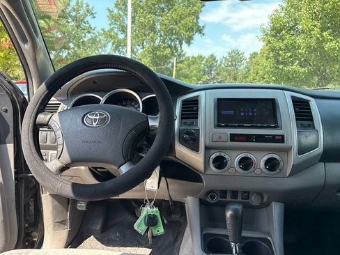 Used 2011 Toyota Tacoma 4x4 Double Cab w/ SR5 Pkg #2 image 20