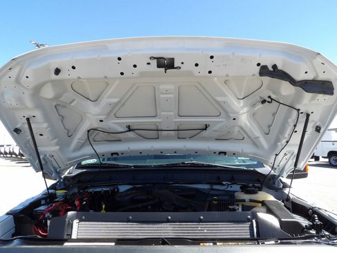 Used 2015 Ford F550 2WD Regular Cab Super Duty image 33