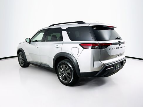 Used 2025 Nissan Pathfinder SV AWD/4WD image 5