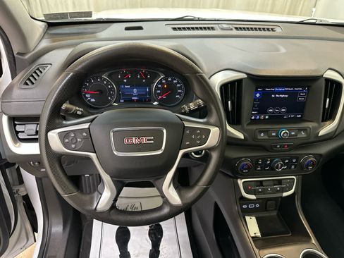 Used 2023 GMC Terrain SLE w/ Driver Convenience Package AWD/4WD image 3