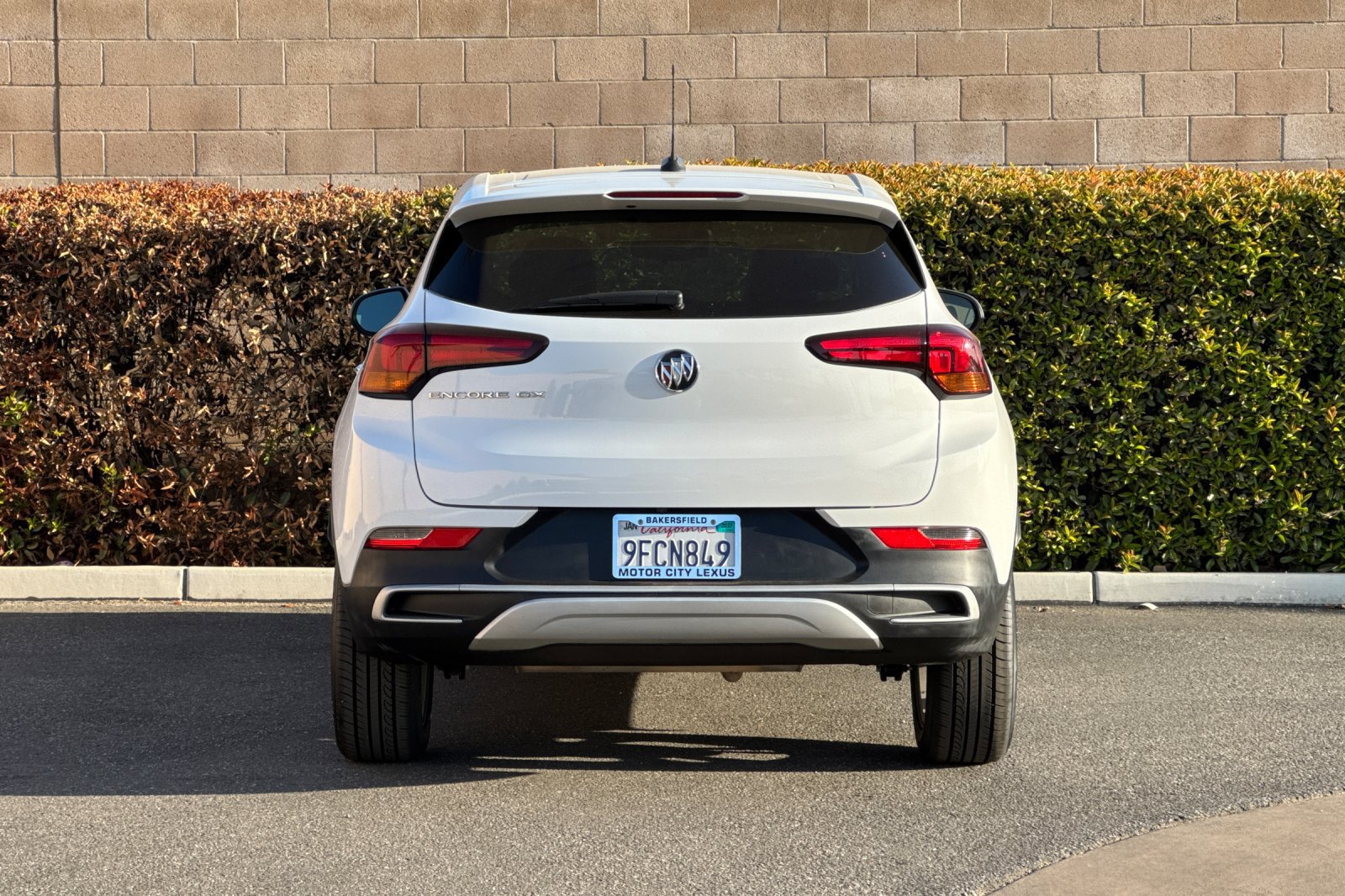 Used 2023 Buick Encore GX Preferred w/ Cold Weather Comfort Package FWD image 5