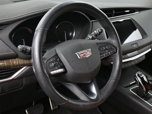 Used 2022 Cadillac XT4 Sport w/ Comfort Package image 10