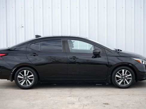 Used 2021 Nissan Versa SV image 44