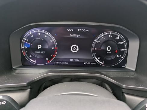 Used 2024 Mitsubishi Outlander SEL FWD image 25