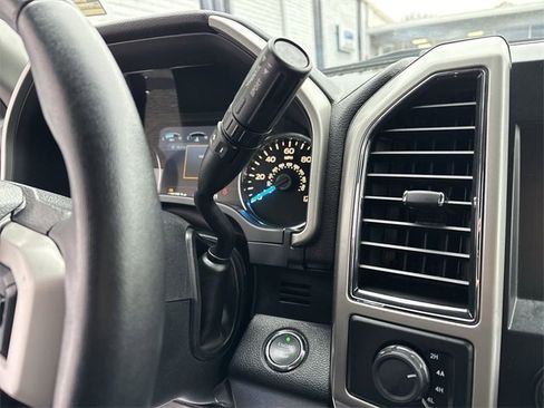 Used 2017 Ford F150 Lariat image 21