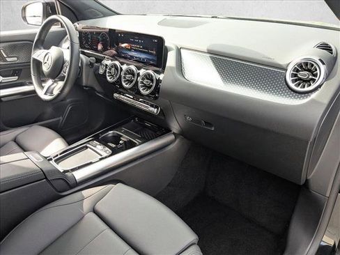 Used 2025 Mercedes-Benz GLA 250 image 19