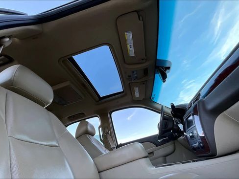 Used 2011 Chevrolet Tahoe LTZ image 14