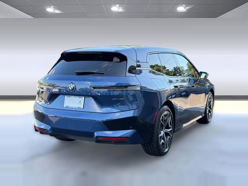 Certified 2023 BMW iX xDrive50 w/ Premium Package AWD/4WD image 9