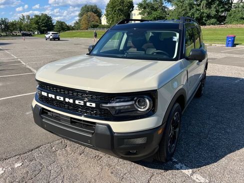 Used 2025 Ford Bronco Sport Outer Banks w/ Outer Banks Tech Package+ AWD/4WD image 4