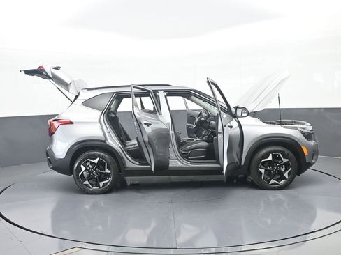 Used 2025 Kia Seltos EX w/ EX Sunroof Package image 69