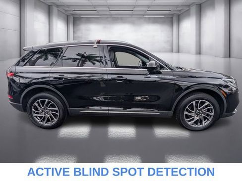 Used 2020 Lincoln Corsair FWD w/ Rear Removable Package Tray image 5