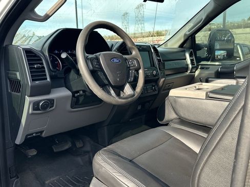 Used 2019 Ford F250 XLT w/ Snow Plow Prep Package image 9