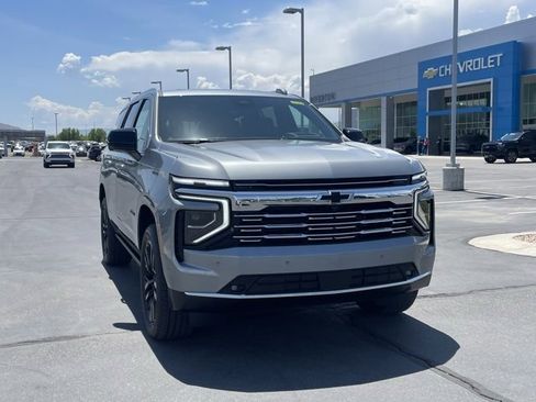Used 2025 Chevrolet Tahoe Premier image 2