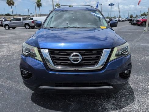 Used 2020 Nissan Pathfinder SL w/ Cargo Package FWD image 3