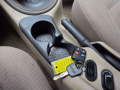 Used 2000 Ford Mustang Base 2dr Convertible image 24