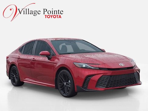 Certified 2025 Toyota Camry SE image 8