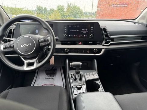 Certified 2024 Kia Sportage LX AWD/4WD image 17