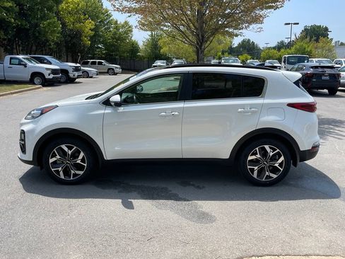 Used 2022 Kia Sportage EX w/ EX Technology Package FWD image 4
