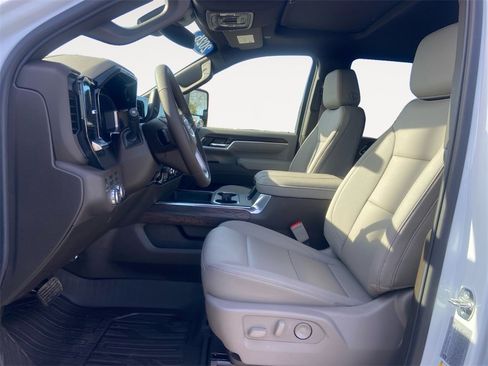 New 2026 GMC Sierra 2500 SLT w/ SLT Premium Package image 9