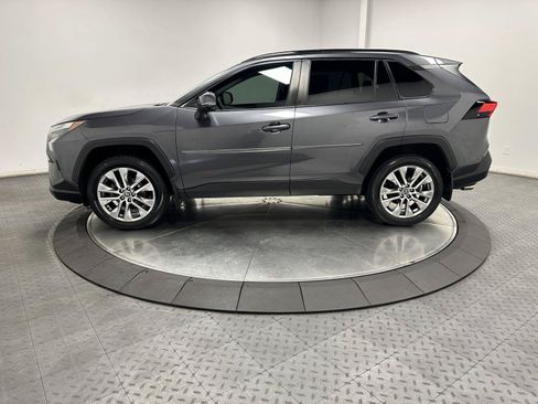 Used 2022 Toyota RAV4 XLE Premium AWD/4WD image 8