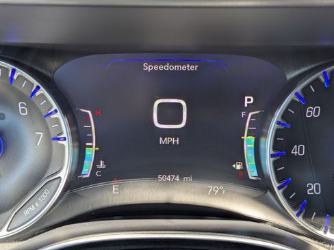 Used 2024 Chrysler Pacifica Touring-L FWD image 22