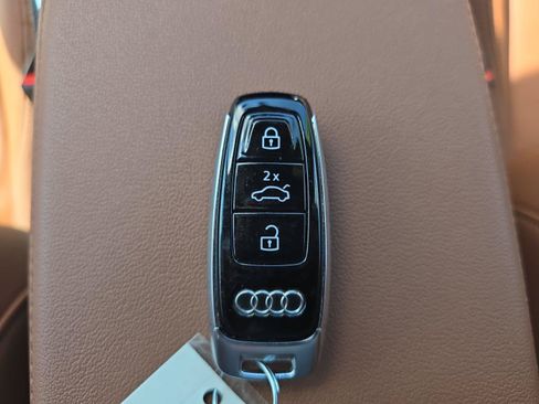 Used 2022 Audi e-tron Premium AWD/4WD image 27