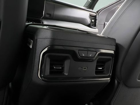 Used 2025 GMC Sierra 2500 AT4X AWD/4WD image 26
