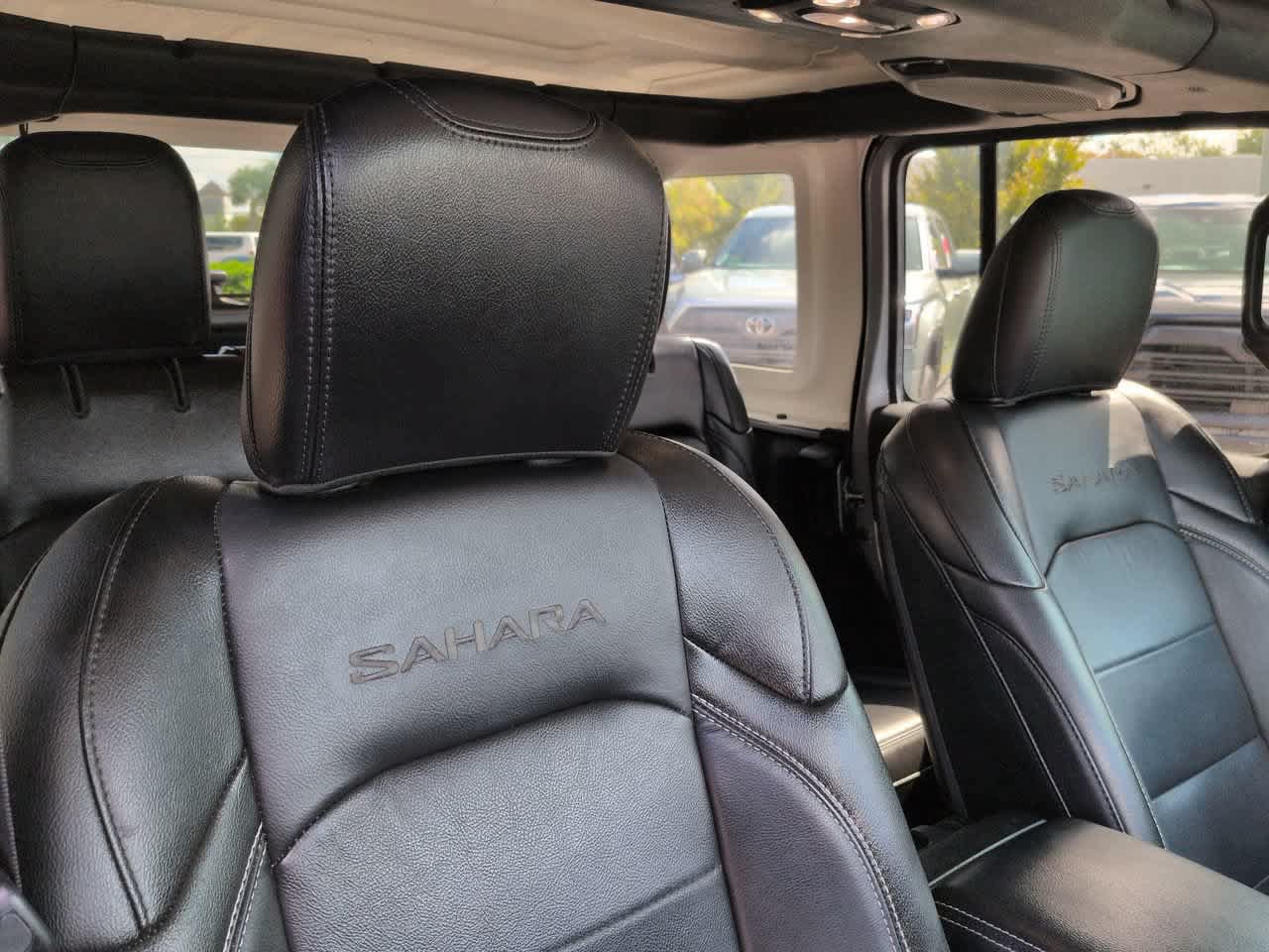 Used 2020 Jeep Wrangler Unlimited Sahara w/ Cold Weather Group AWD/4WD image 7