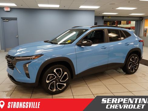 Used 2024 Chevrolet Trax RS w/ Sunroof Package image 1