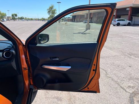 Used 2018 Nissan Kicks SV image 18