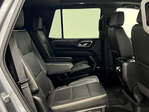 Used 2021 GMC Yukon SLT w/ SLT Premium Package AWD/4WD image 38