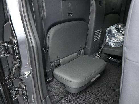 Used 2025 Nissan Frontier S AWD/4WD image 11