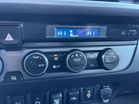 Certified 2022 Toyota Tacoma TRD Off-Road w/ Technology Package image 12