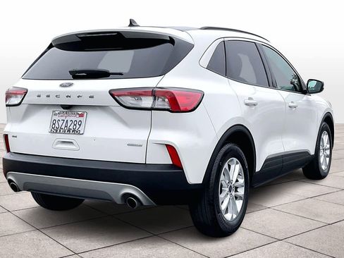 Used 2020 Ford Escape SE image 14