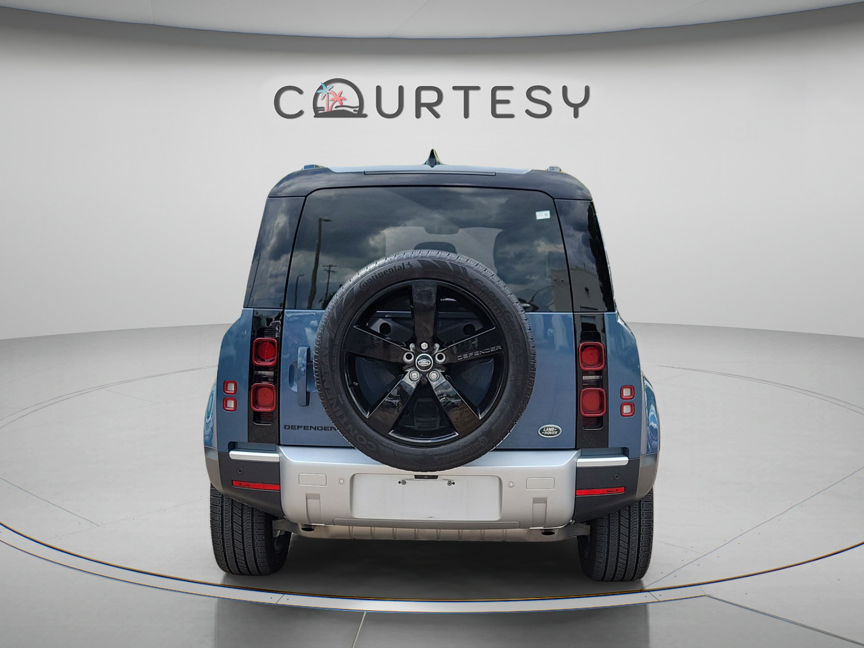Used 2023 Land Rover Defender 110 S AWD/4WD image 8