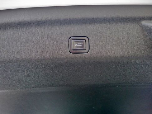 Used 2021 Chevrolet Tahoe Z71 w/ Z71 Signature Package image 18