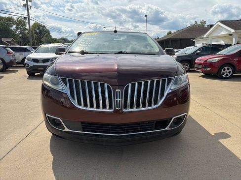 Used 2012 Lincoln MKX FWD image 3
