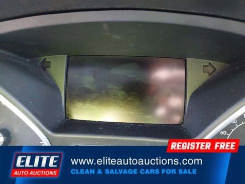 Used 2017 Ford Escape SE w/ SE Leather Comfort Package AWD/4WD image 30