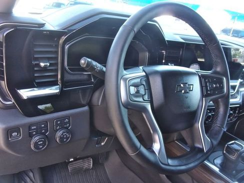Used 2024 Chevrolet Silverado 1500 LT Trail Boss w/ LT Trail Boss Premium Package AWD/4WD image 26