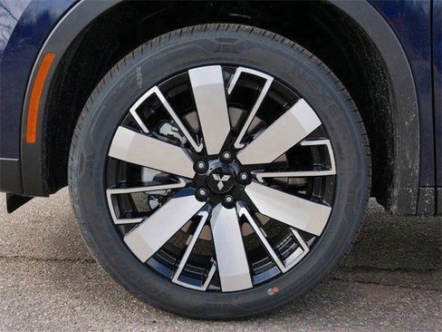 New 2026 Mitsubishi Outlander SE image 3