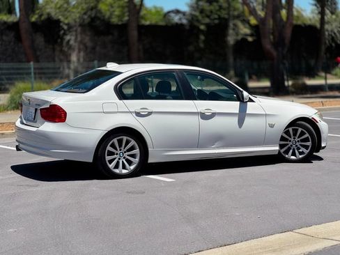 Used 2009 BMW 328i Sedan RWD image 4