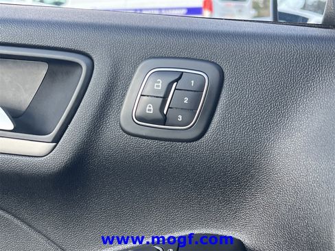 Used 2022 Ford Escape SEL w/ Technology Package image 18