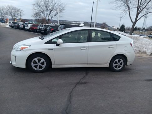 Used 2014 Toyota Prius Two image 11