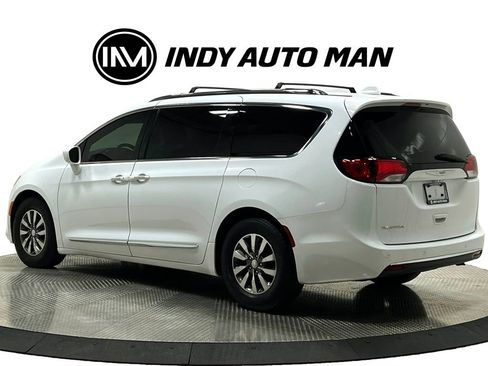 Used 2020 Chrysler Pacifica Touring-L Plus FWD image 6