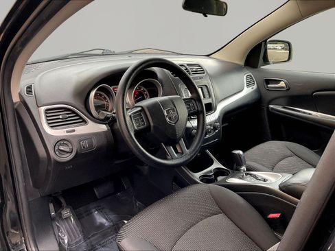 Used 2017 Dodge Journey SXT w/ Comfort/Convenience Group FWD image 16