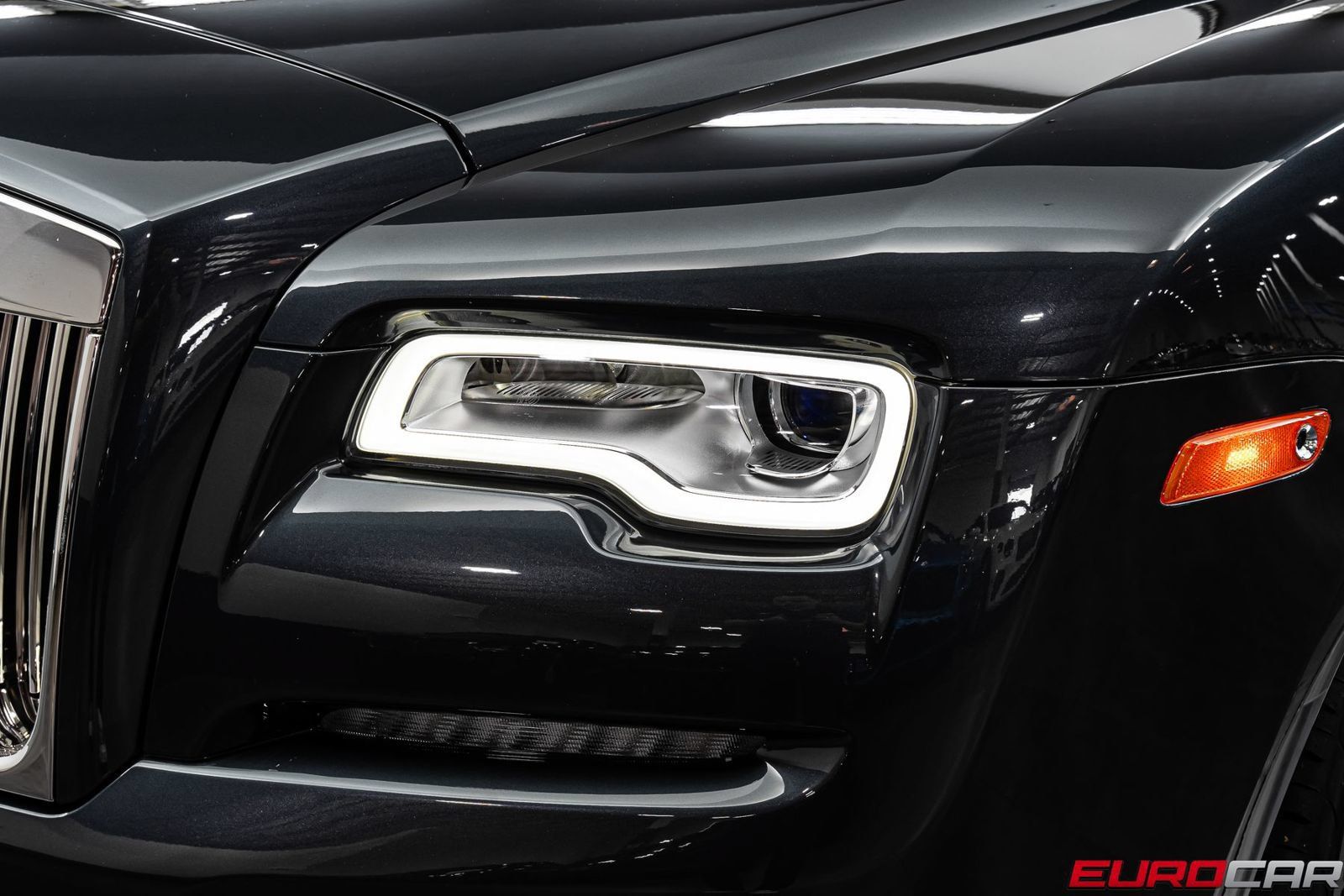 Used 2018 Rolls-Royce Dawn RWD image 13
